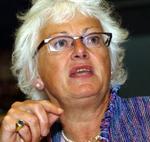 EU's landbrugskommissær Mariann Fischer Boel er på vej med en plan for, hvordan EU skal kompensere fjerkræsproducenterne for tabt indkomst i forbindelse med fugleinfluenzaen. - Arkivfoto: AP 