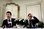 Statsminister Anders Fogh Rasmussen (V) og erhvervs- og økonomiminister Bendt Bendtsen (K) lagde afstand til Jens Rohdes kritik af Arla på tirsdagens pressemøde. - Foto: Joachim Adrian 