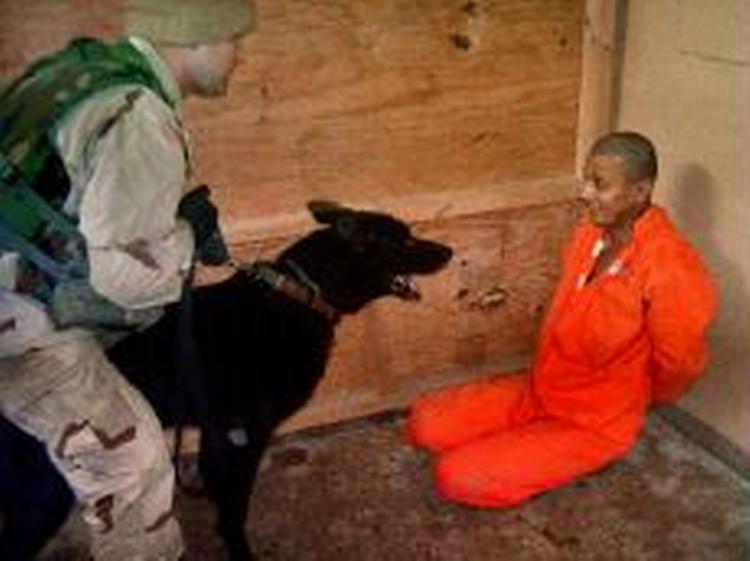 Den 24-årige sergent på et arkivfoto fra Abu Ghraib-fængslet. - Foto: AP 