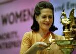 Sonia Gandhi er trådt tilbage efter hård offentlig kritik. - Foto: AP 