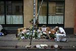 Blomster og breve på det sted på Nørrebro, hvor en 24-årig mand blev dræbt af skud. - Arkivfoto: Martin Lehmann 