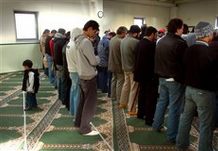Trods »meget uheldige« og »dumme« udtalelser, nyder Ahmed Akkari stadig fuld opbakning blandt medlemmerne af Islamisk Trossamfund på Fyn.   Foto: Heidi Lundsgaard 