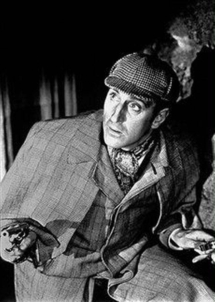 SHERLOCK HOLMES. I de gode gamle dage, hvor mændene overlegent beherskede krimigenren. Nu synes kvinderne at have overtaget. 