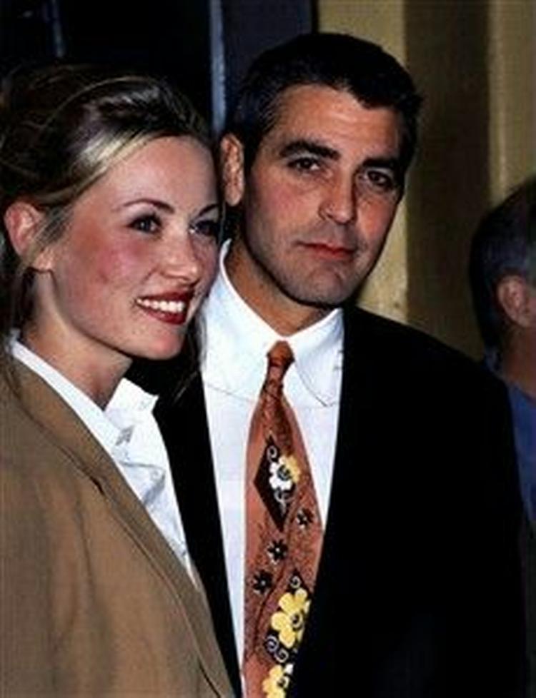KLOEN I CLOONEY. George med den bedårende Céline Balitran, den franske jurastuderende, som han dannede par med i tre år, og som Bettina Heltberg identificerer sig stærkt med i bogen. - Foto fra bogen. 