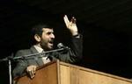 Iran foreslår nu et internationalt center for atombrændsel på egen jord. Præsident Mahmoud Ahmadinejad vil ikke lade Vesten diktere Irans atomprogram. - Arkivfoto: AP 