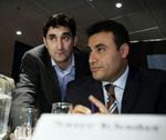 Naser Khader (th.) viste sig i dag for første gang i ti dage. Her ses han til generalforsamlingen med næstformand i Demokratiske Muslimer, Fathi El-Abed. - Foto: Morten Langkilde 