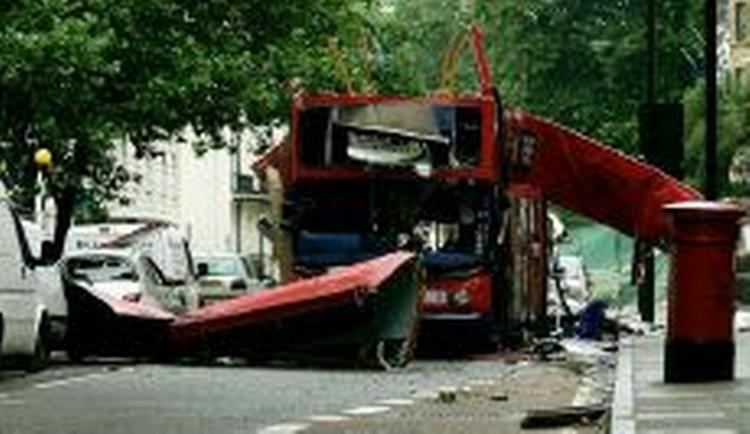 Denne bus på Tavistock Square var mål for en af bomberne. - Arkivfoto: AP 