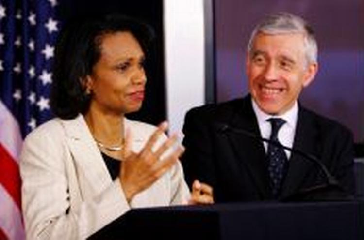 Den amerikanske udenrigsminister Condoleezza Rice og den britiske Jack Straw måtte rejse fra Irak uden et konkret bud på en ny regering. - Foto: AP 