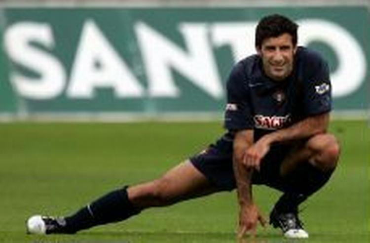 Inters Luis Figo har fået en bøde for at fornærme Juventus' præsident. - Arkivfoto: AP 