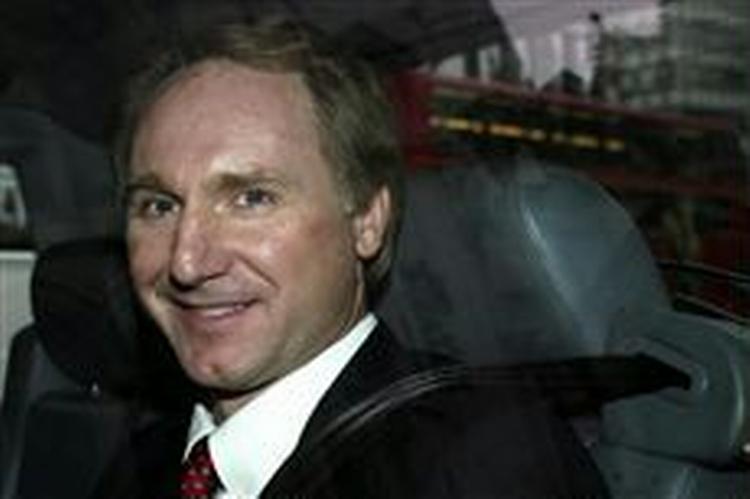 Dan Brown har grund til at være glad. Den britiske Højesteret mener ikke, at forfatteren har overtrådt ophavsretsloven i forbindelse med arbejdet med 'Da Vinci Mysteriet'. - Foto: AP 