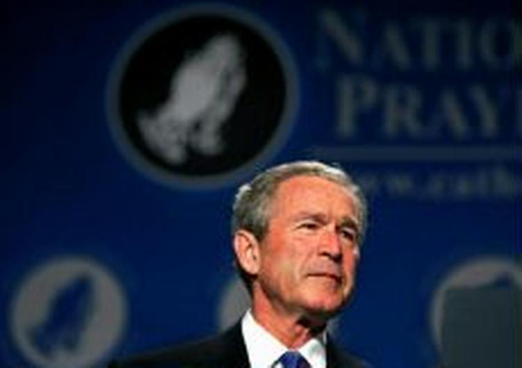 Den amerikanske præsident George W. Bush har selv været fåmælt, efter at det kom frem, at han selv iværksatte lækningen af Valerie Plames identitet - helt modstridende med, hvad han tidligere har sagt om sagen. - Foto: AP 
