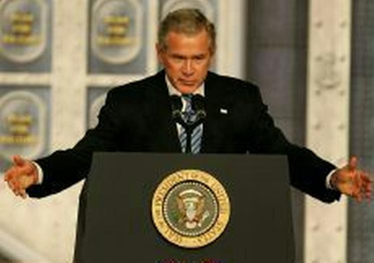 Præsident Bush og hans administration er muligvis igang med at forberede et angreb på Iran - Foto: AP 