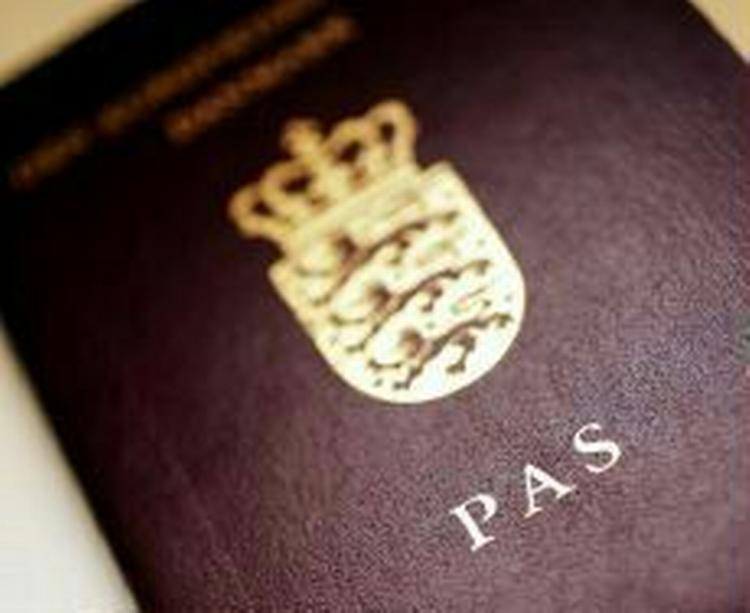 Et pasfoto, der er taget lidt fra siden, og hvor munden står åben, godtages ikke længere fra 1. august, oplyser Rigspolitiet. - Arkivfoto: Thomas Borberg 