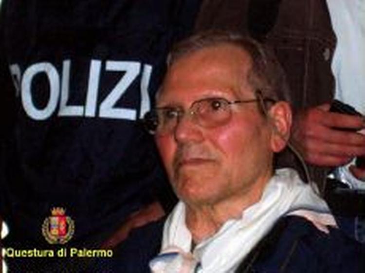Italiens mest eftersøgte mand, Bernado Provenzano, er blevet anholdt. Mafiabossen stolede ikke på mobiltelefoner - Foto: AP 