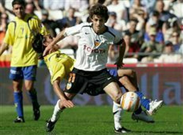 Valencias Pablo Aimar har fået konstateret meningitis. - Arkivfoto: AP 