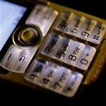 Unge bruger i stigende grad mobilen til at optage vold mod tilfældige på gaden. Politiet mener dog, fænomenet er forbigående. - Arkivfoto: Peter Hove Olesen 