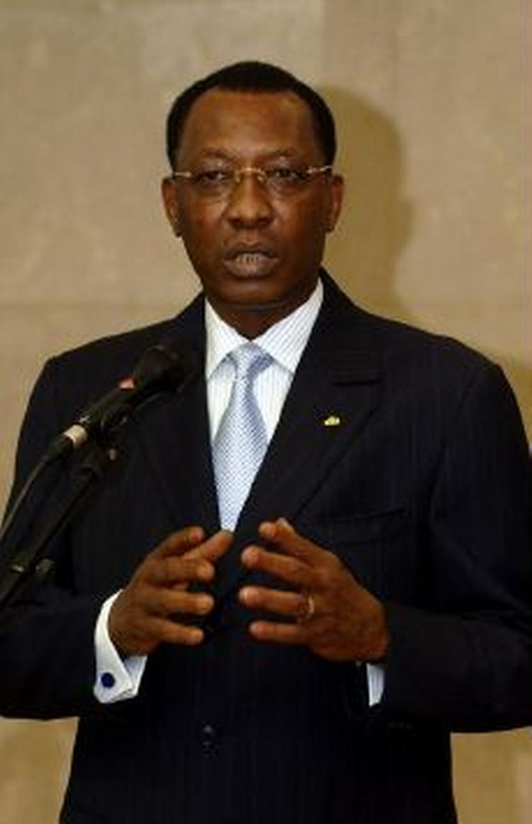 Tchads præsident Idriss Deby truer med at smide 200.000 Darfur-flygtninge ud af landet, hvis ikke Darfur-konflikten bliver løst inden juli. - Arkivfoto: AP 