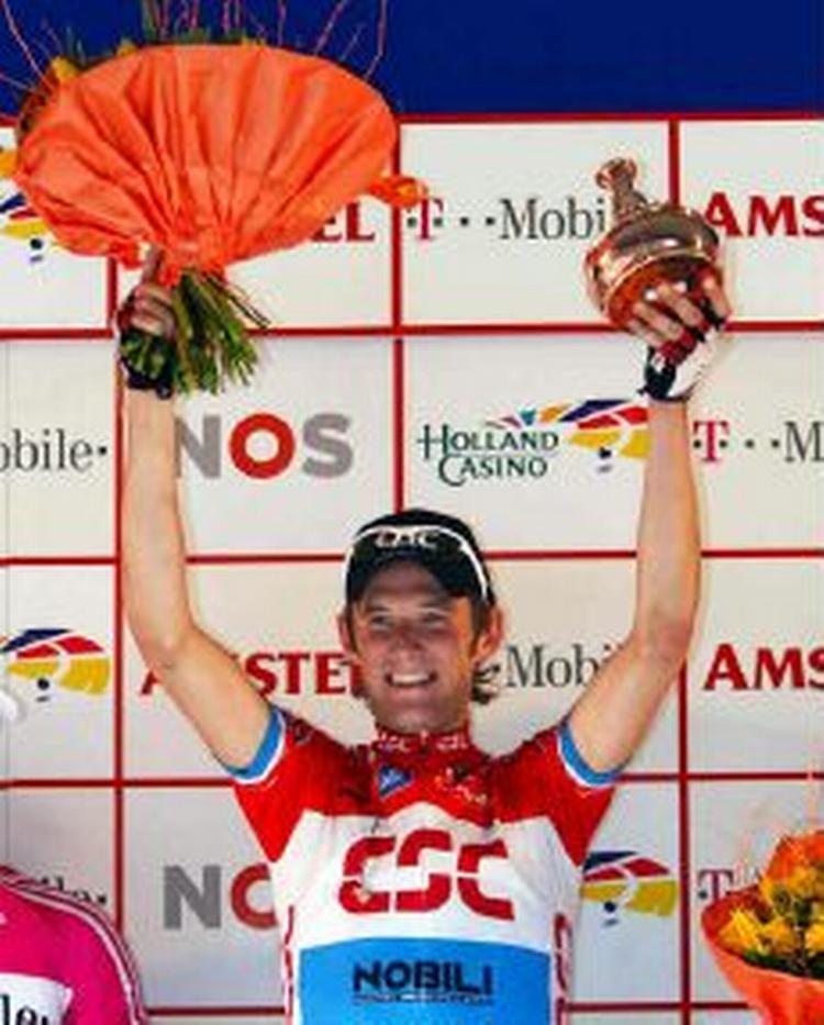 Fränk Schleck vandt Amstel Gold Race, men det var aldrig gået uden resten af holdet, mener Bjarne Riis. - Foto: AP 