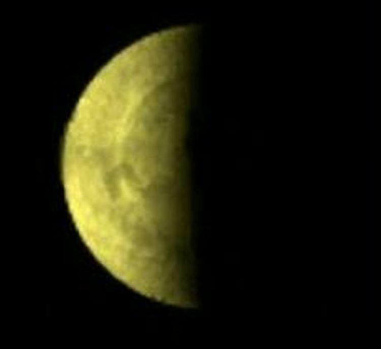 Dette ultraviolette billede er det første af Venus' sydpol. Det blev taget 12. april. - Foto: ESA/MPS, Katlenburg-Lindau, Germany 