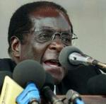Præsidenten i Zimbamwe, Robert Mugabe, står fast, på trods af, at hans modstandere er villige til at ofre livet i deres forsøg på at vælte ham. - Arkivfoto: AP 