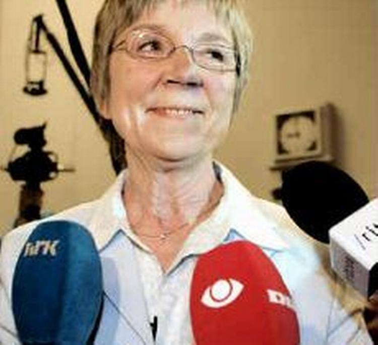 Marianne Jelved og Helle Thorning-Schmidt er skeptiske over, om velfærdsreformerne skal brugse på at finansiere regeringens skattelettelser. - Arkivfoto: 