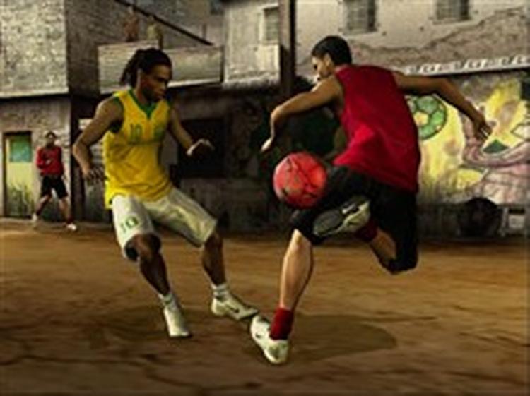 Realismen har fået det røde kort   og det har morskaben også i det lange løb i  FIFA Street 2 . Nok er driblefinterne fine, men grundspillet er for overfladisk og simpelt til at retfærdiggøre prisen på 500 kroner. 