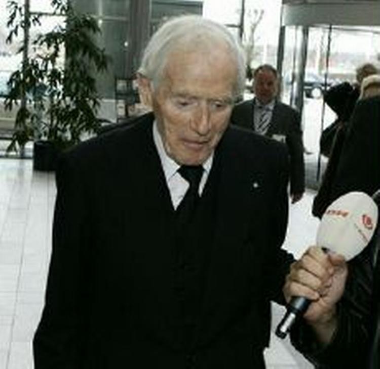 92-årige Mærsk McKinney Møller ankom i god tid inden generalforsamlingens start. - Foto: Martin Bubandt Jensen 