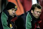 Hjælpetræneren i FC Nordsjælland Morten Wieghorst (th) bliver nu cheftræner i stedet for Johnny Petersen (tv). - Arkivfoto: Andreas Szlavik 