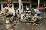 Mindst seks blev dræbt og 50 såret, da fire bilbomber eksploderede i Iraks hovedstad Bagdad i dag. - Arkivfoto: AP 