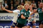 Rikke Skov tager tre år til i den grønne trøje. - Arkivfoto: Erik Kragh 