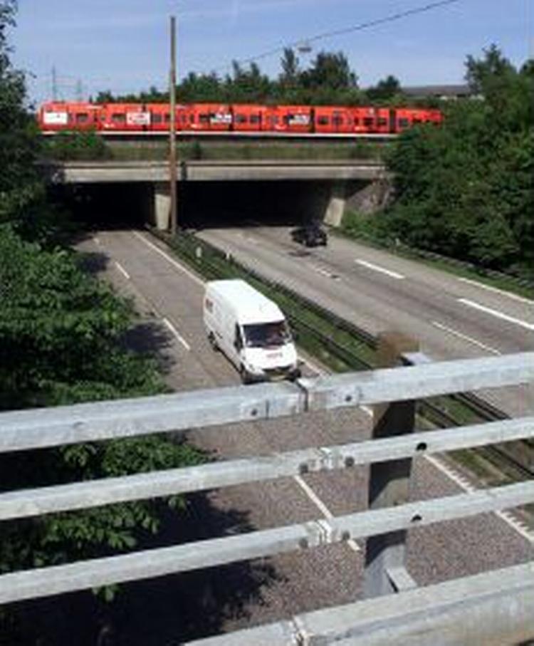 Vejdirektoratet har bedt deres ansatte og entreprenørerne på broprojekter ved motorveje om at tjekke sikkerheden igen. - Arkivfoto: Søren Osgood 
