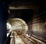 Flere passagerer blev nødt til at gå ud gennem gangene, da Metroen i morges holdt stille, flere steder imellem to stationer. - Arkivfoto: Miriam Dalsgaard 