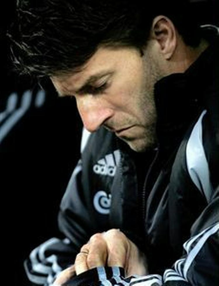 Er tiden ved at rinde ud for Laudrup og Brøndby... - Arkivfoto: AP. 