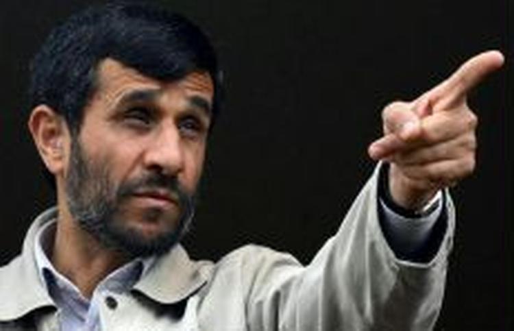 Irans præsident Mahmoud Ahmadinejad har erklæret, at Iran under ingen omstændigheder vil bøje sig for FN's pres. - Foto: AP 