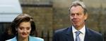 Tony og Cherie Blair afgav deres stemmer på Westminster City School. - Foto: AP 