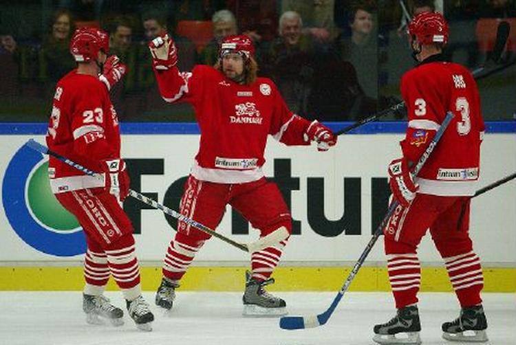 Kim Staal (i midten) er klar til fredagens VM-premiere mod Canada. - Arkivfoto: Thomas Wilmann 