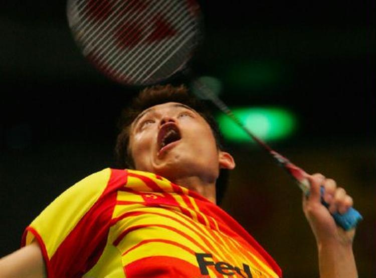 Lin Dan havde lidt problemer i første sæt mod den olympiske mester Taufik Hidayat. - Foto: AP 