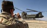 Det var en CH-47 Chinook som denne, der styrtede i dag i Afghanistan. - Arkivfoto: AP 