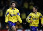Johan Elmander (tv) frygter, at han for fjerde gang før en slutrunde bliver siet fra i sidste øjeblik. - Arkivfoto: Jens Dresling 