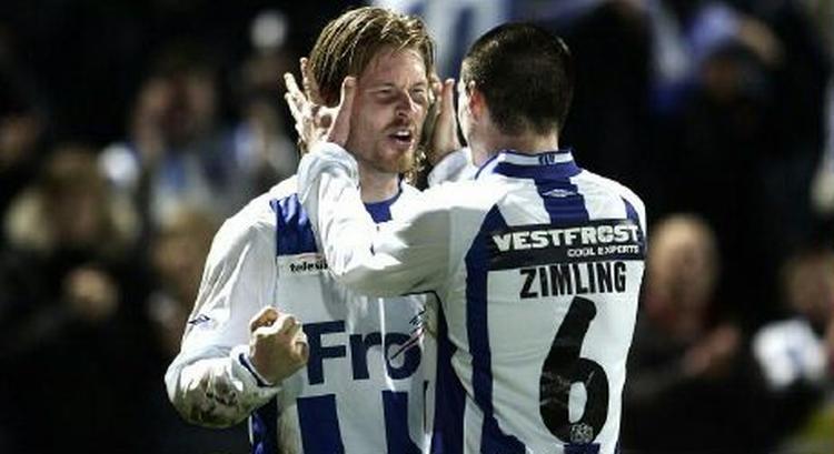 Fredrik Berglund og Niki Zimling indtager nøgleroller på Esbjergmandskabet i aftenens pokalfinale i Parken, hvor der ventes omkring 17.000 tilrejsende fodboldfans fra Jylland. - Arkivfoto: Polfoto. 