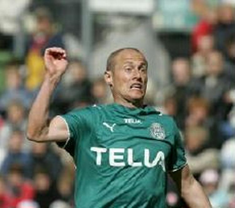 Højer i aktion i kampen mod FC Midtjylland. - Foto: Claus Bonnerup 