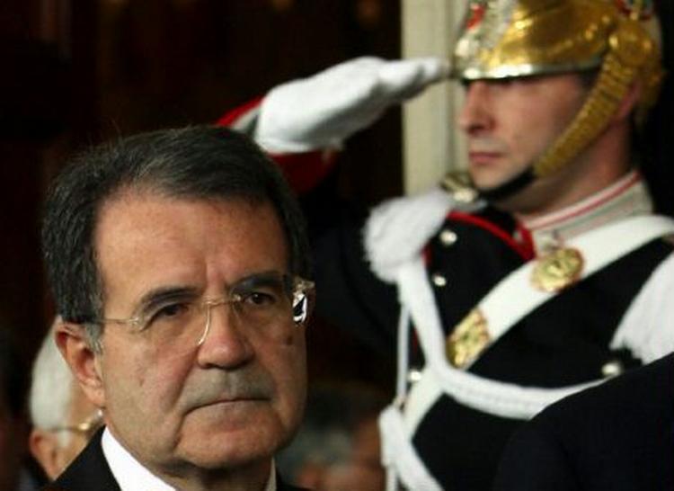 Italiens nye premierminister Romano Prodi blev i dag taget i ed sammen med den nye regering. - Foto: AP 