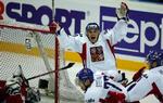 Tjekkerne jubler efter Jaroslav Hlinkas scoring mod russerne. Tjekkiet er nu klar til semifinalen ved VM. - Foto: AP 