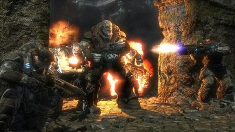 'Gears of War' til Xbox 360 ser ud til at blive en blodig, men ekstremt actionfyldt skyder med en superb gyserstemning. Potentiale til at være det nye 'Halo'. 