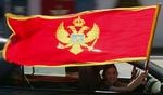 Jubelen var stor i Podgoricas gader, da resultatet af afstemningen i Montenegro i løbet af dagen tydede på et ja til uafhængighed af Serbien. - Foto: AP 