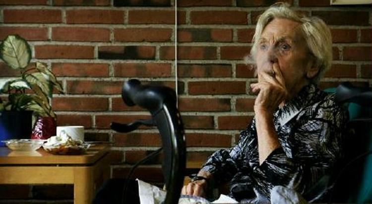 Anne Vertel på 87 år er fast middagsgæst på Fælledgården i København. Hun bor der ikke fast, men har kun ros tilovers for stedet. - Arkivfoto: Joachim Adrian 
