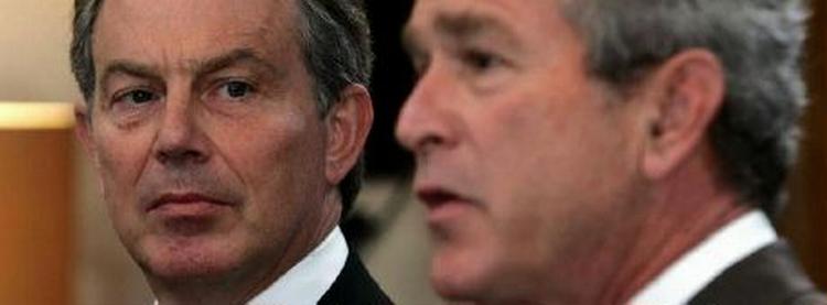 Tony Blair og George W. Bush skal mødes for at drøfte tilbagetrækning fra Irak. - Arkivfoto: AP 