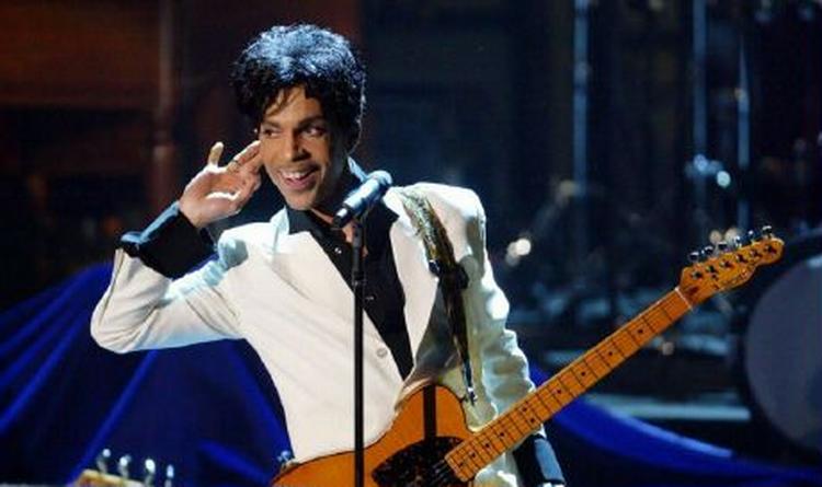 Prince i sit rette element på scenen. Sangeren er valgt som »verdens mest sexede vegetar« i år. - Arkivfoto: AP 