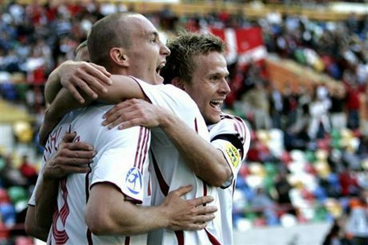 Thomas Kahlenberg har bragt Danmark foran 2-1 efter godt en halv times spil. - Foto: Thomas Wilmann 