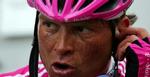 Ullrich justerer hjelmen under en tidligere etape i årets Giro. - Foto: AP 